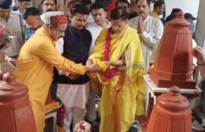 डिप्टी सीएम राजेंद्र शुक्ला ने मां बगलामुखी के किए दर्शन, नेशनल हेराल्ड मामले को लेकर कांग्रेस पर साधा निशाना