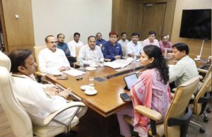 उप मुख्यमंत्री शुक्ल के आश्वासन पर राष्ट्रीय स्वास्थ्य मिशन संविदा स्वास्थ्य कर्मचारी संघ की हड़ताल हुई समाप्त