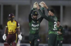 पाकिस्तान ने पहले वनडे में वेस्टइंडीज को 5 विकेट से हराकर तीन मैच की सीरीज में 1-0 की बढ़त बना ली