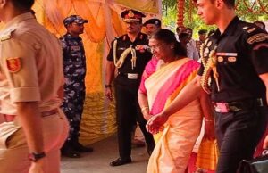 राष्ट्रपति द्रौपदी मुर्मू ने गयाजी में किया पिंडदान, साथ थे राज्यपाल आरिफ मोहम्मद खान