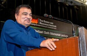 नितिन गडकरी का बड़ा बयान: लोगों को बेवकूफ बनाने वाला ही बनता है सबसे अच्छा नेता