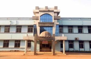 सिम्स में पकड़ाया दलाल, मरीज को बहलाने का किया प्रयास, किया पुलिस के हवाले