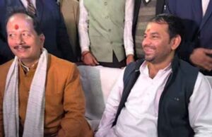 विजय सिन्हा के दही-चूड़ा भोज में पहुंचे तेज प्रताप यादव, क्या NDA में एंट्री का संकेत?