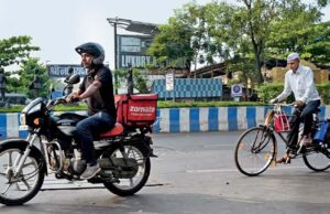 छत्तीसगढ़ विधानसभा: गिग वर्करों की सुरक्षा पर अजय चंद्राकर ने उठाए सवाल, सरकार ने कहा- केंद्र के नियम का करेंगे इंतजार