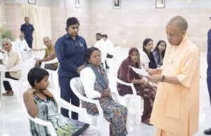 लखनऊ में जनता दर्शन, सीएम योगी ने सुनीं फरियादियों की समस्याएं, दिए सख्त निर्देश