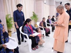 सीएम योगी और बच्ची के बीच संवाद से खिलखिला उठे हॉल में मौजूद लोग, सभी ने सीएम के वात्सल्य की प्रशंसा की