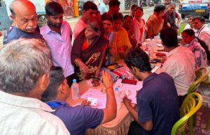 आदर्श पुरम में सेहत साथी सेवा शिविर, 163 मरीजों का स्वास्थ्य परीक्षण