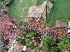 कांवड़ियों पर हेलीकॉप्टर से पुष्पवर्षा, गूंजा हर-हर महादेव का जयघोष