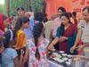 थाना परिसर में पुलिस ने लगाया भंडारा, अफसरों ने खुद बांटा महाप्रसाद