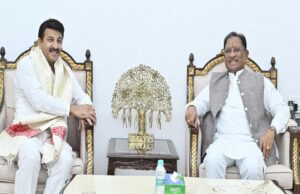 रायपुर : मुख्यमंत्री विष्णु देव साय से सांसद मनोज तिवारी ने की सौजन्य भेंट