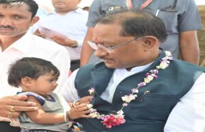 रायपुर : मुख्यमंत्री अचानक पहुंचे बेमेतरा के सहसपुर, लिया ग्रामीणों से सीधा फीडबैक