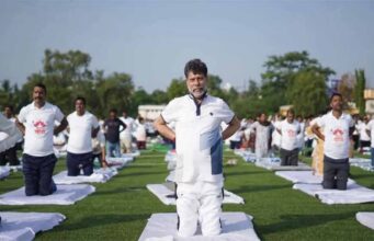 उत्साह और समर्पण के साथ मनाया गया अंतरराष्ट्रीय योग दिवस, बीजेपी प्रदेश अध्यक्ष किरण सिंहदेव ने भी की शिरकत