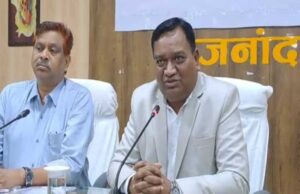 कमिश्नर बस्तर डोमन सिंह ने वीडियो कांफ्रेंसिंग के जरिए ली भैरमगढ़- नरहरपुर सहित माकड़ी एवं बकावण्ड ब्लॉक के अधिकारियों की बैठक