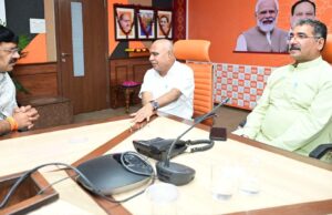 सीएम हाउस में पहली ग्रुप मीटिंग: खंडेलवाल का सख्त संदेश – ‘कोई नेता नहीं, संगठन ने बनाया जिलाध्यक्ष’