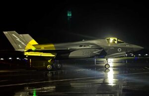 3 सप्ताह से खराब पड़े ब्रिटेन के फाइटर जेट को शिफ्ट करने की तैयारी, आज केरल पहुंचेगी रॉयल नेवी की टीम