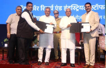उद्योगों की मांग अनुसार कौशल विकास पाठ्यक्रम डिजाइन करें : राज्यपाल पटेल