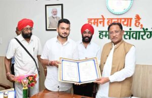 रायपुर : मुख्यमंत्री विष्णु देव साय से राष्ट्रपति सम्मान से सम्मानित देवाशीष और मनतृप्त कौर ने की सौजन्य मुलाकात