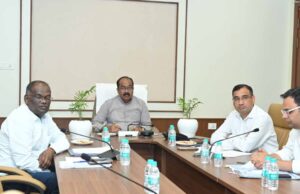 रायपुर : केन्द्रीय आवास और शहरी कार्य मंत्रालय की ऑनलाइन समीक्षा बैठक में शामिल हुए उप मुख्यमंत्री अरुण साव