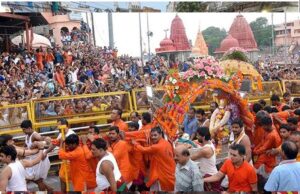 महाकाल की भव्य सवारी: 2 लाख श्रद्धालु उमड़े, उज्जैन में गूंजा भक्ति संग लोक नृत्य
