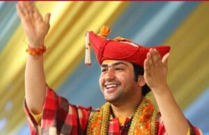 बुरहानपुर हत्याकांड पर बागेश्वर महाराज का विवादित बयान: ‘दुर्गा बनो, काली बनो, लेकिन बुर्के वाली मत बनो