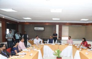 फार्मेसी पंजीयन प्रक्रिया होगी पूरी तरह ऑनलाइन, पूरी पारदर्शिता से करें प्रकरणों का निराकरण : उप मुख्यमंत्री शुक्ल