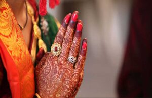 पूर्व ACP की बहू ने लगाया सनसनीखेज़ आरोप: पति नपुंसक, ससुर ने पोते के लिए की अश्लील मांग
