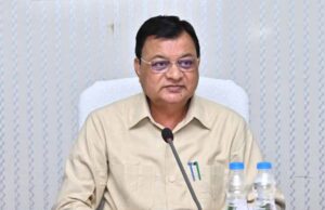 रायपुर : कारखानों में श्रमिकों के नियमित स्वास्थ्य जाँच में नहीं चलेगी मनमानी, श्रम मंत्री देवांगन ने दिए कड़े निर्देश