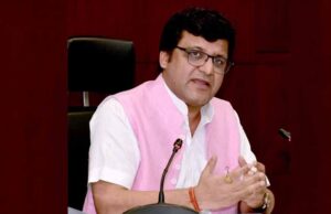 आबकारी मंत्री नितिन अग्रवाल ने जिला आबकारी अधिकारी, महोबा को किया निलंबित