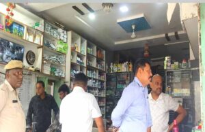 महासमुंद : बसना-पिथौरा उर्वरक दुकानों का औचक निरीक्षण