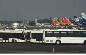 नोएडा इंटरनेशनल एयरपोर्ट: उड़ान के लिए तैयार, लेकिन 675 करोड़ की ई-बस सेवा अटकी कागजों में
