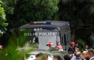 बॉम्बे हाईकोर्ट में बम धमकी, दिल्ली के बाद सख्त सुरक्षा, वकील और मुवक्किल सुरक्षित बाहर निकाले गए
