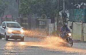 MP में मौसम का बदला मिजाज: इंदौर-जबलपुर संभाग में अगले 3 दिन भारी बारिश, टीकमगढ़ में आज बरसे बादल