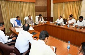 उप मुख्यमंत्री साव ने मंत्री केदार कश्यप और वित्त मंत्री ओ.पी. चौधरी के साथ राज्योत्सव व प्रधानमंत्री के नवा रायपुर प्रवास की तैयारियों की समीक्षा की