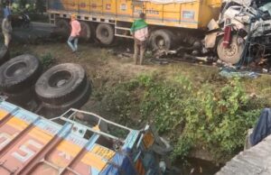 सासाराम में दो ट्रकों की भीषण टक्कर: झारखंड के चालक की मौत, यूपी के ड्राइवर की हालत गंभीर
