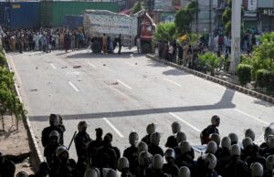 जिसे फौज ने सिर चढ़ाया, वही बना सिरदर्द: आखिर कौन है तहरीक-ए-लब्बैक?