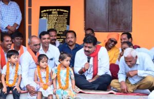 रायपुर : उपमुख्यमंत्री विजय शर्मा ने ग्राम कुरूवा में सामुदायिक भवन का किया लोकार्पण