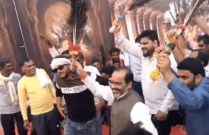 दिवारी नृत्य में मौनिया संग थिरके BJP विधायक अरविंद पटेरिया, मोरपंख लिए दिखा लोकसंस्कृति का रंग