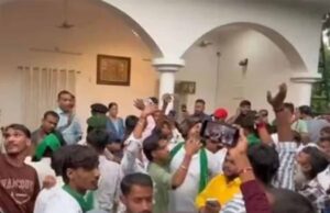 पटना में लालू-राबड़ी आवास पर बवाल, कार्यकर्ताओं ने विधायक के खिलाफ उठाई आवाज
