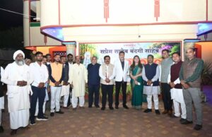 महान संत कबीर साहेब के पवित्र धाम दामाखेड़ा आश्रम में पर्यटन मंत्री राजेश अग्रवाल का धर्मगुरु प्रकाश मुनिनाम से सौजन्य भेंट