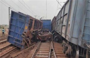 आदित्यपुर रेलवे यार्ड में दो मालगाड़ियों की टक्कर, क्षेत्र में अफरा-तफरी