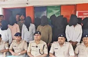 अवैध शराब माफिया पर पुलिस का शिकंजा: 11 आरोपी रंगेहाथ गिरफ्तार