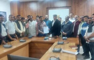 कबीरधाम में सहकारी समिति प्रबंधकों और ऑपरेटर्स की हड़ताल स्थगित