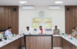 रायपुर : उपमुख्यमंत्री विजय शर्मा ने बीजापुर में नक्सल उन्मूलन एवं अंदरूनी क्षेत्रों में विकास कार्यों की ली समीक्षा