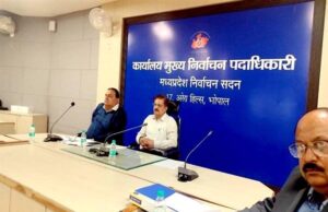 एसआईआर का कार्य गंभीरता और प्राथमिकता के साथ करें