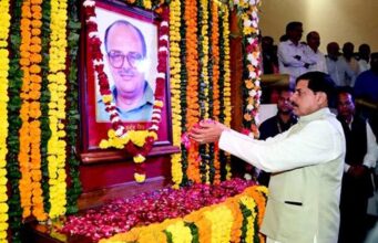 मुख्यमंत्री डॉ. यादव ने पूर्व मुख्यमंत्री स्व. अर्जुन सिंह को दी श्रद्धांजलि