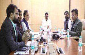 अधोसंरचनात्मक विकास कार्यों को समय सीमा में पूर्ण करें : मंत्री चौहान