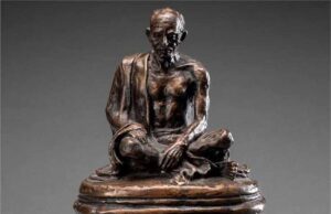 लंदन में नीलामी को तैयार गांधी की दुर्लभ प्रतिमा, संग्रहकर्ताओं में बढ़ी उत्सुकता