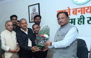 मुख्यमंत्री विष्णु देव साय से कुंभकार समाज के प्रतिनिधि मंडल की सौजन्य मुलाकात
