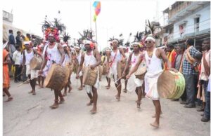 पेसा एक्ट की घोषणा पर आदिवासी समाज में खुशी, रांची के अल्बर्ट एक्का चौक पर जश्न