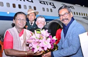 राष्ट्रपति द्रौपदी मुर्मू तीन दिवसीय झारखंड दौरे पर, रांची पहुंचते ही राज्यपाल और सीएम ने किया स्वागत